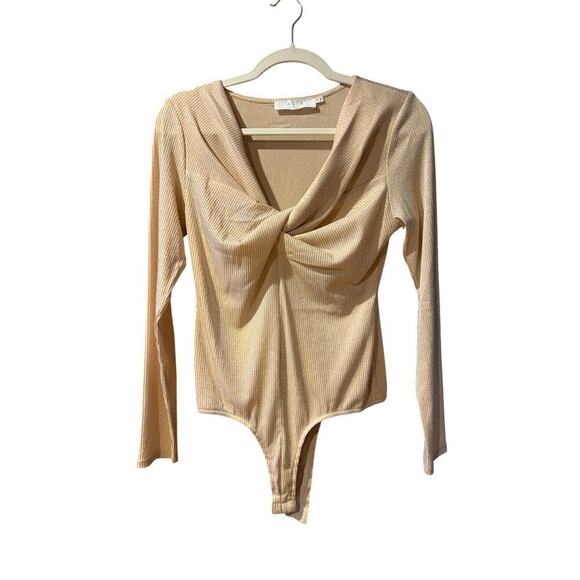 Astr the label Reese metallic twist front bodysuit beige silver size medium - Picture 5 of 10